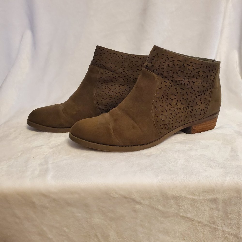 Carlos by Carlos Santana Brett Ankle Booties - Olive Green - sz 9.5